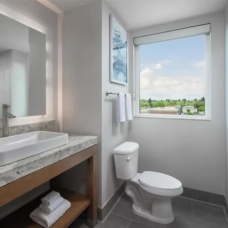 Best Western Premier Hotel At Fisher'S Landing Vancouver Exterior photo