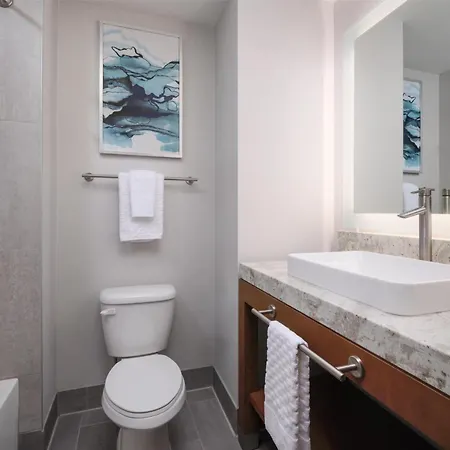 Best Western Premier Hotel At Fisher'S Landing Vancouver Exterior photo