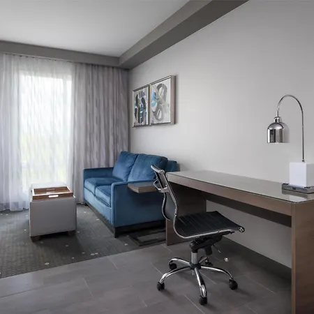 Best Western Premier Hotel At Fisher'S Landing Vancouver Exterior photo