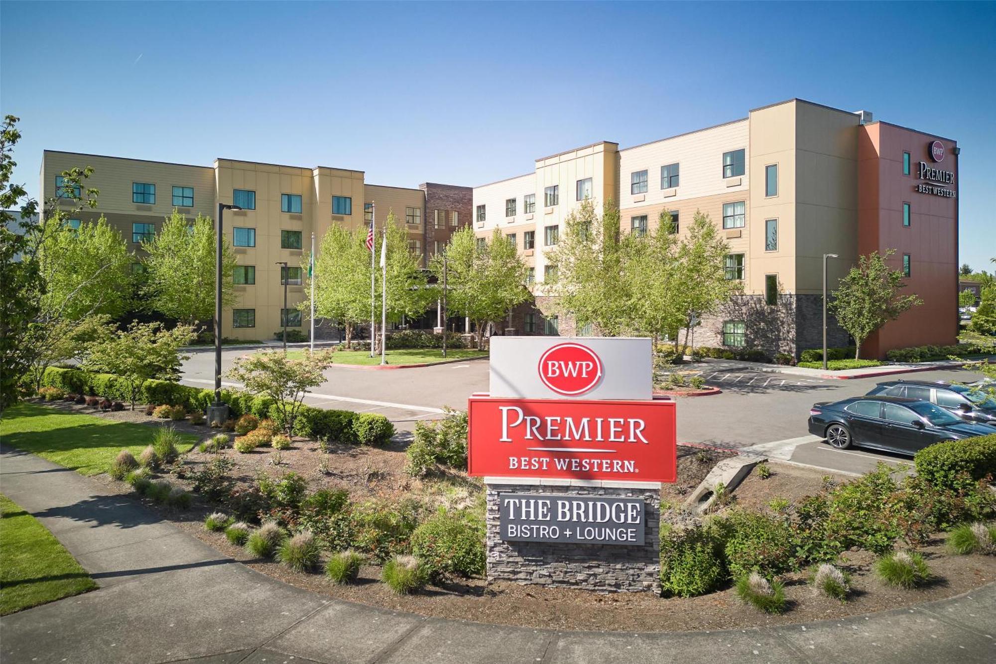 Western Premier At Fisher's Landing 4*