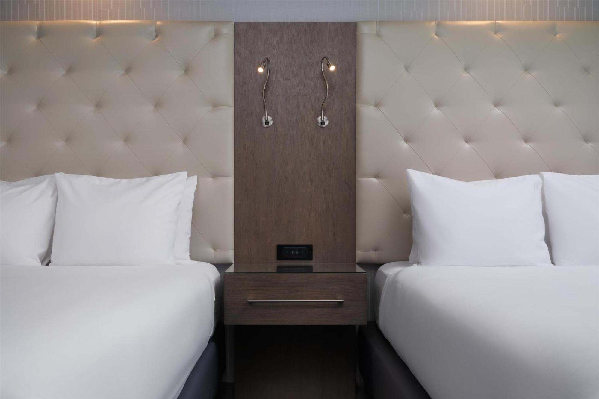 Hotel Western Premier At Fisher's Landing 4*