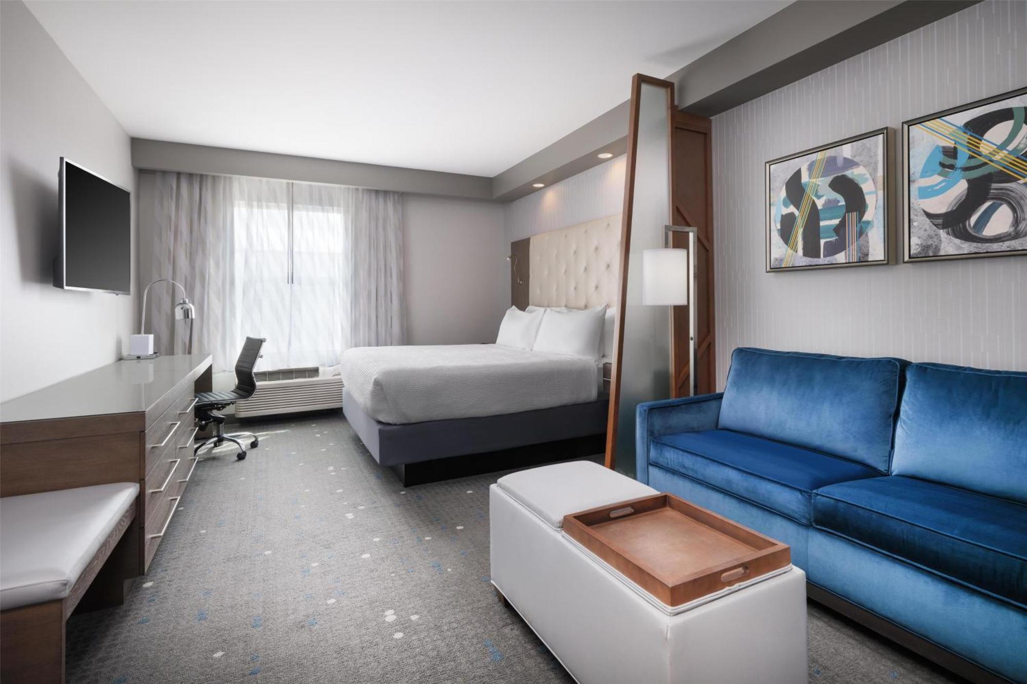 Western Premier At Fisher's Landing Hotel 4*