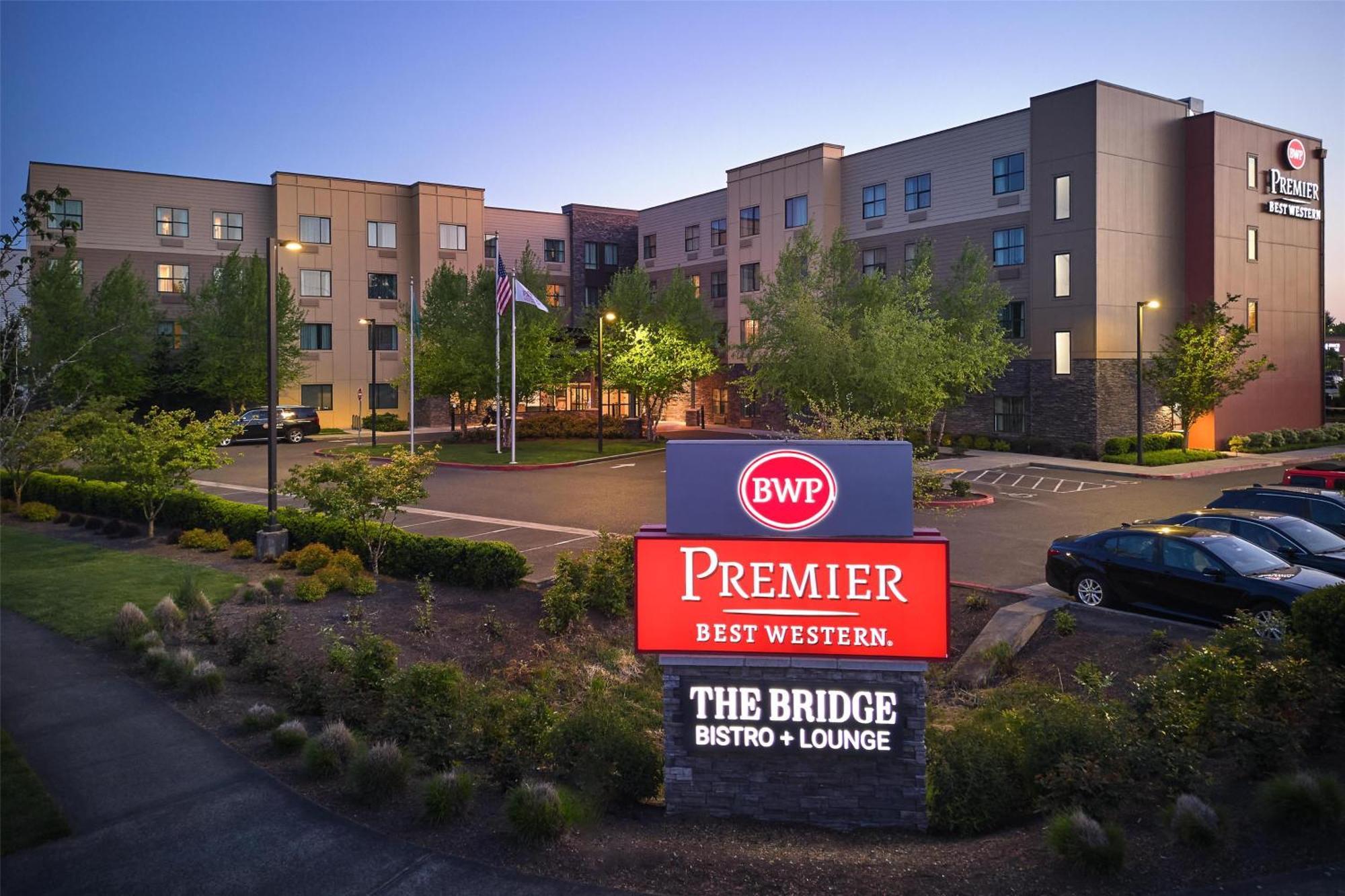 Western Premier At Fisher's Landing Hotel