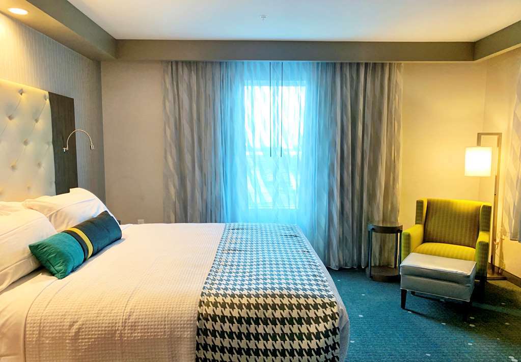 Western Premier At Fisher's Landing Hotel